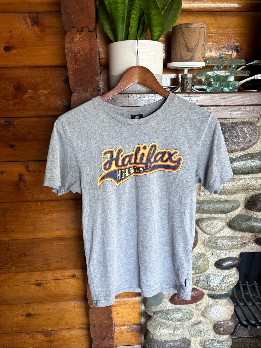 2/$35 Halifax Highlanders Gongshow Hockey Tee Graphic Shirt Grey Men’s S/P